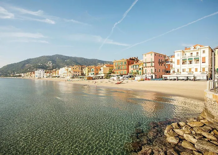 Isola Nyaraló Magliolo